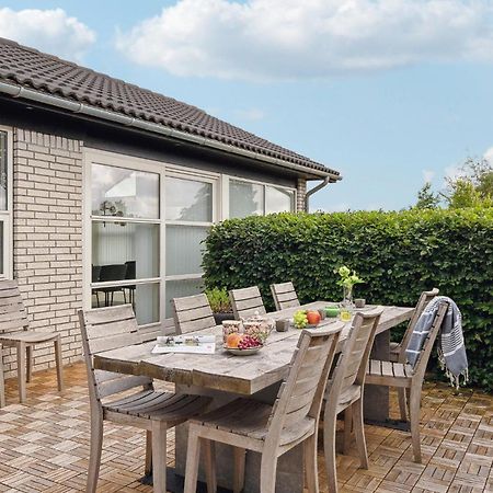 Gorgeous Home In Sunds With Kitchen Exteriör bild