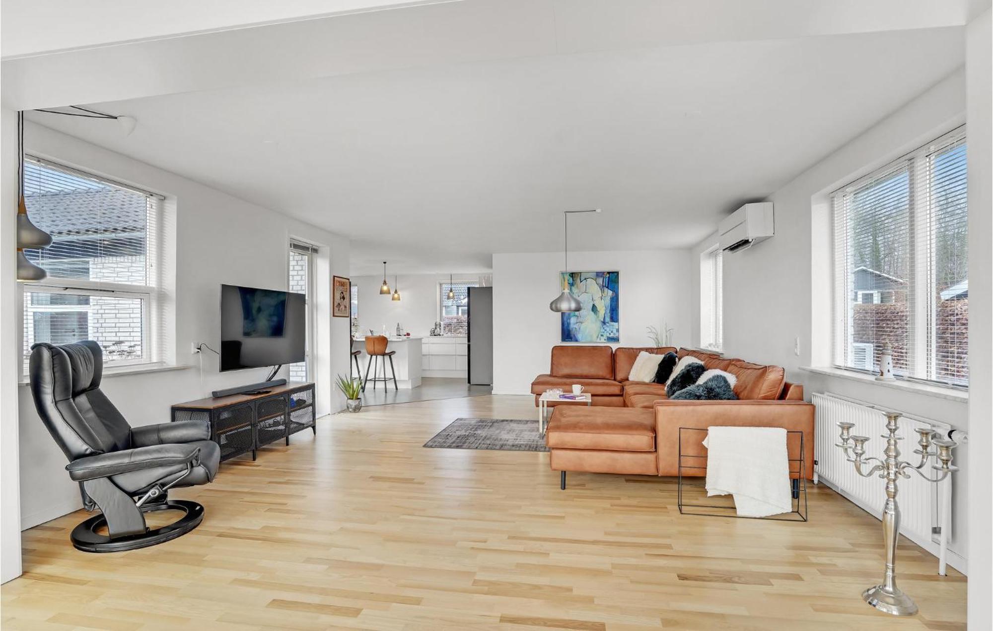 Gorgeous Home In Sunds With Kitchen Exteriör bild