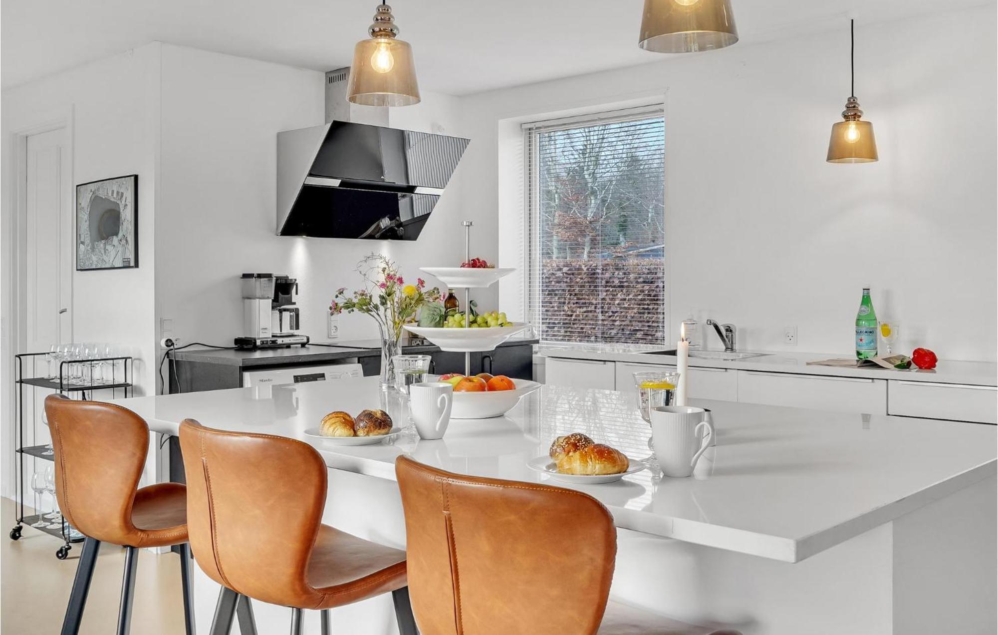 Gorgeous Home In Sunds With Kitchen Exteriör bild