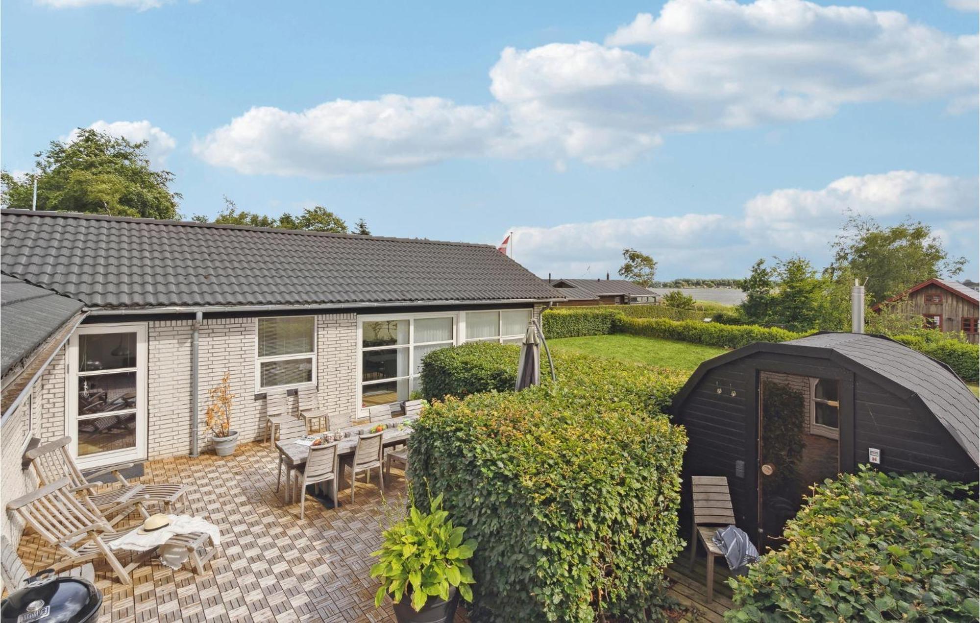 Gorgeous Home In Sunds With Kitchen Exteriör bild